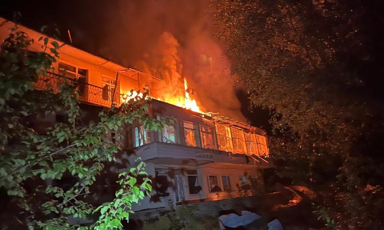 В Дружковке и Славянске ночью тушили пожары после российских атак. Фото