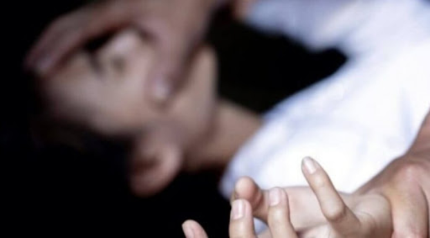 Мужчине грозит до 12 лет за изнасилование несовершеннолетней в Мариуполе