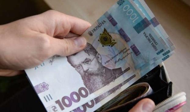 Українцям обіцяють двічі підвищити мінімальну зарплатню