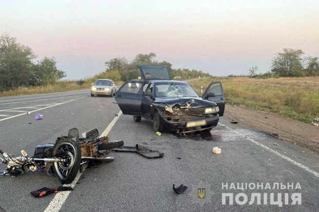 Две женщины и мотоциклист пострадали во время ДТП в Донецкой области