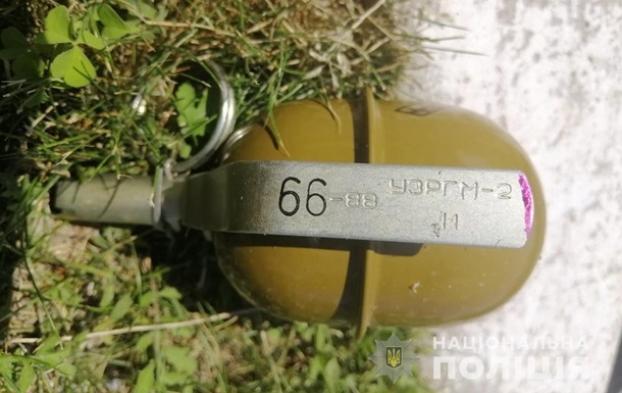 В Киевской области возле дома нашли боевую гранату