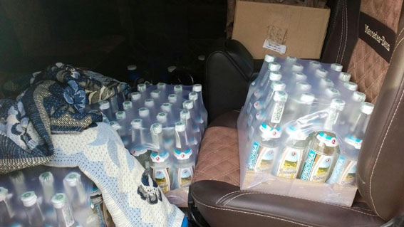 Контрафактную водку и коньяк выявили на блокпостах в Донецкой области