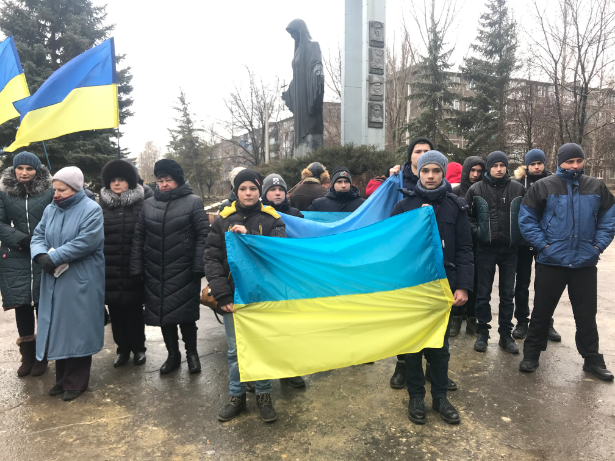 День Соборности: Жители Константиновки создали живую цепь единения