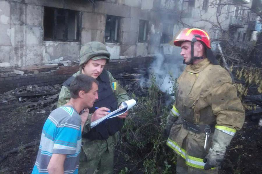 В Новогродовке на пожаре полицейские спасли жизнь пожилой женщине