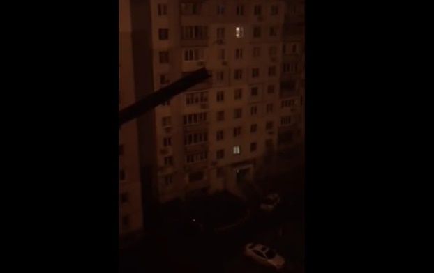 В Одессе неизвестный бросал сковородки в автомобили