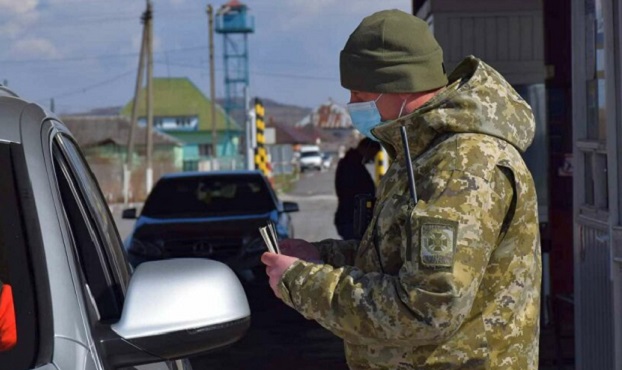 Кто из водителей-мужчин призывного возраста может пересекать границу Украины