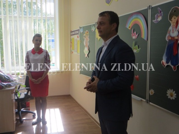Первого сентября мэр Покровска сел за парту опорной школы