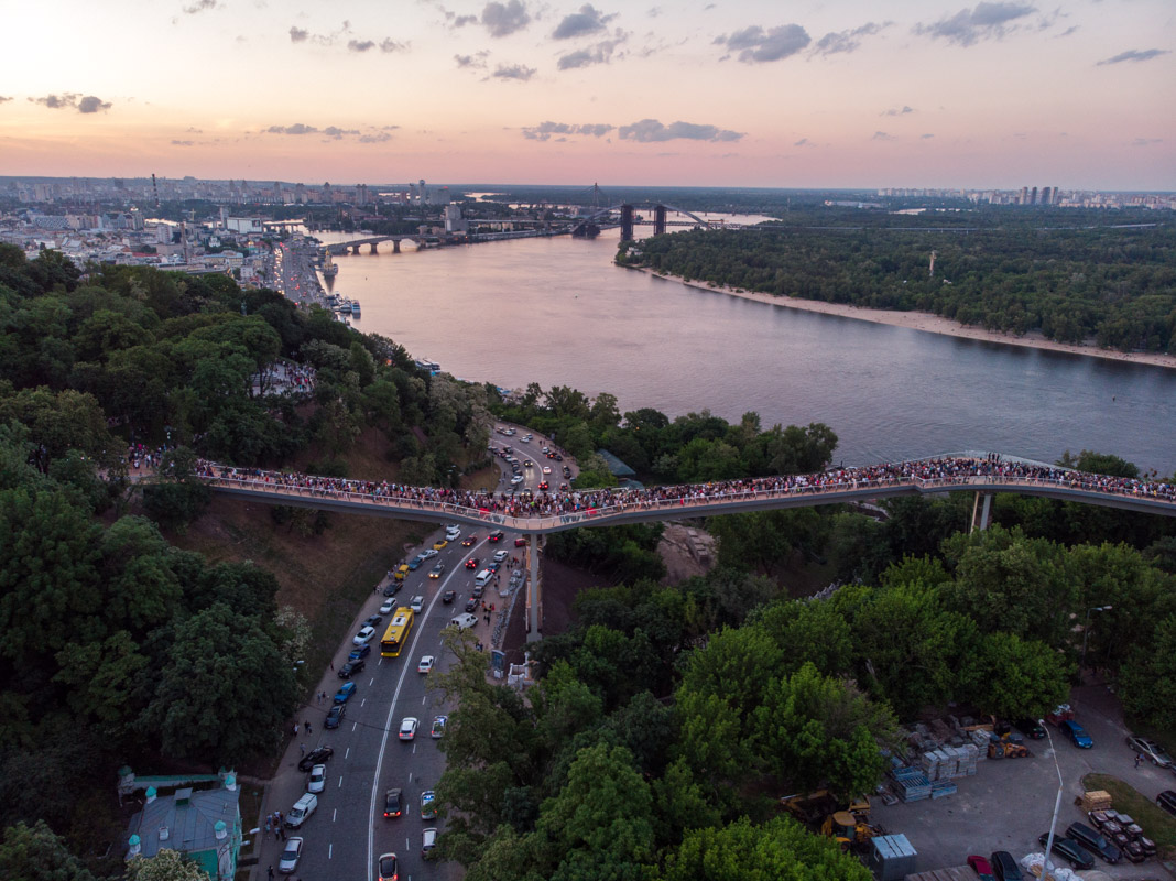 мост в Киеве с птичьего полета
