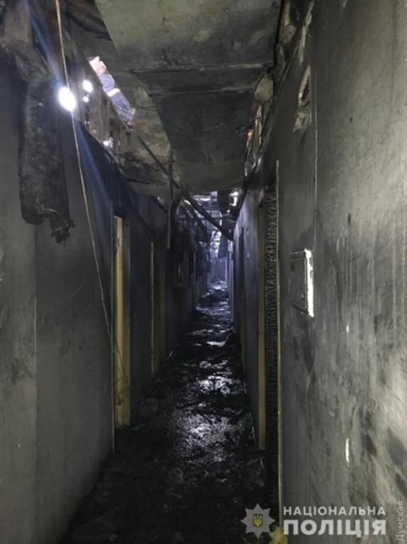 Масштабный пожар в отеле в Одессе: 8 погибших