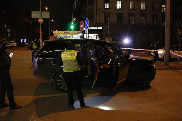 В центре Киева обстреляли авто: погиб трехлетний ребенок