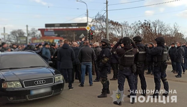 На «Барабашово» в Харькове произошли столкновения со стрельбой
