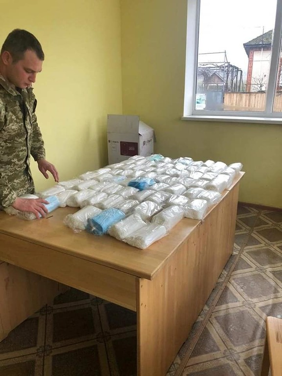 На границе с Румынией найдено более 3,5 тысяч медицинских масок