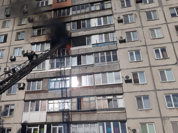 В Мариуполе произошел пожар в многоэтажном жилом доме
