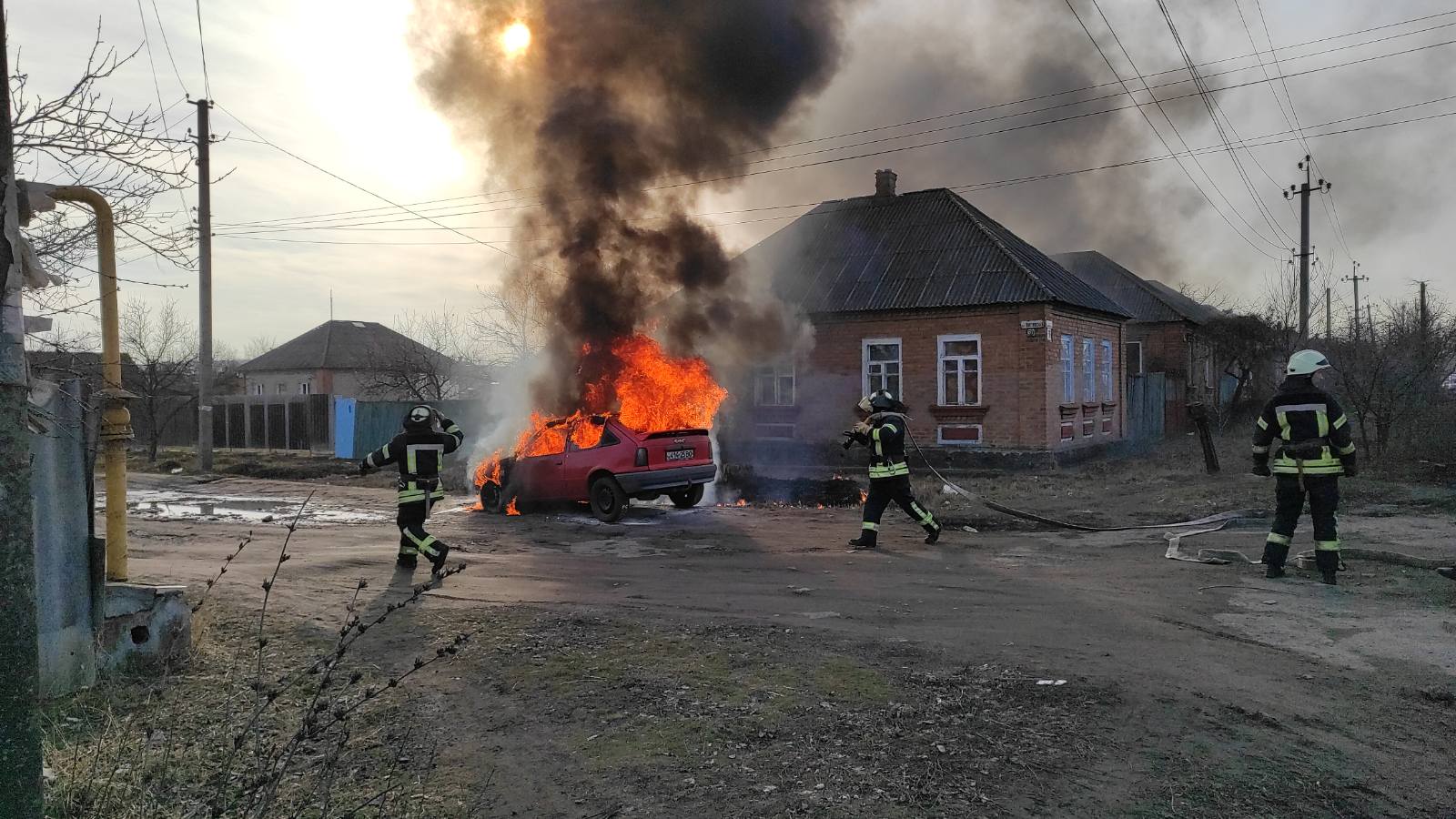 В Славянске загорелось авто