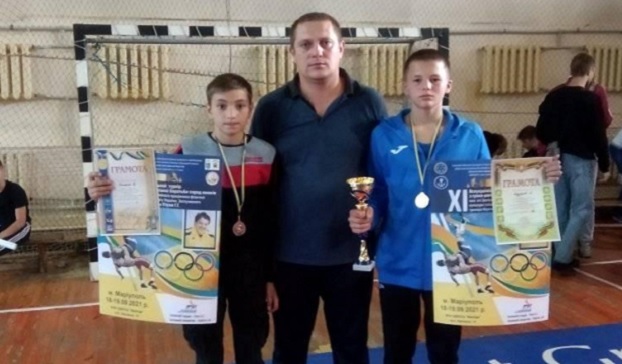 Борцы из Константиновки завоевали две медали на соревнованиях в Мариуполе
