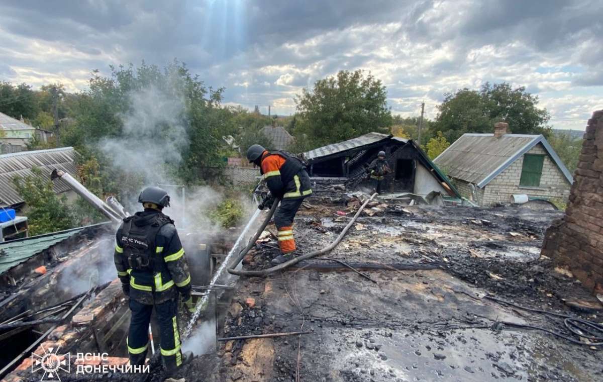 Костянтинівка: рятувальники ліквідували пожежу у житловому будинку після обстрілу