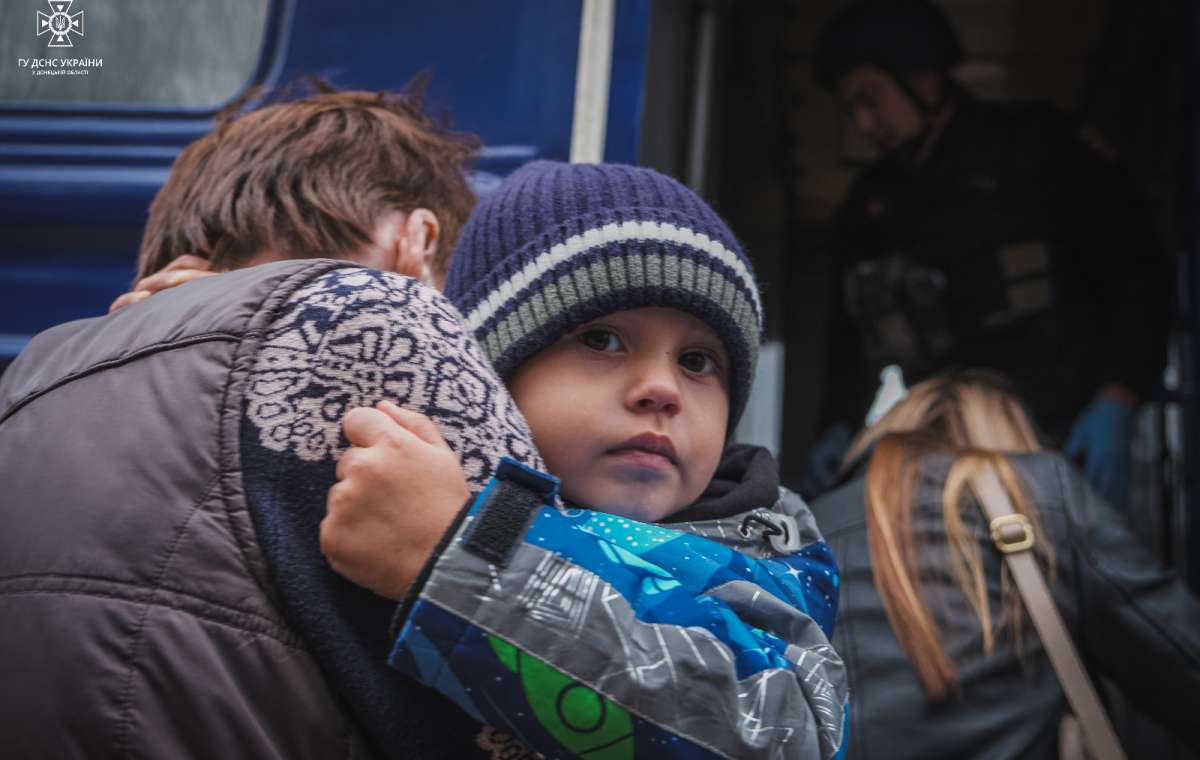 В Торецке начнут принудительную эвакуацию детей с родителями