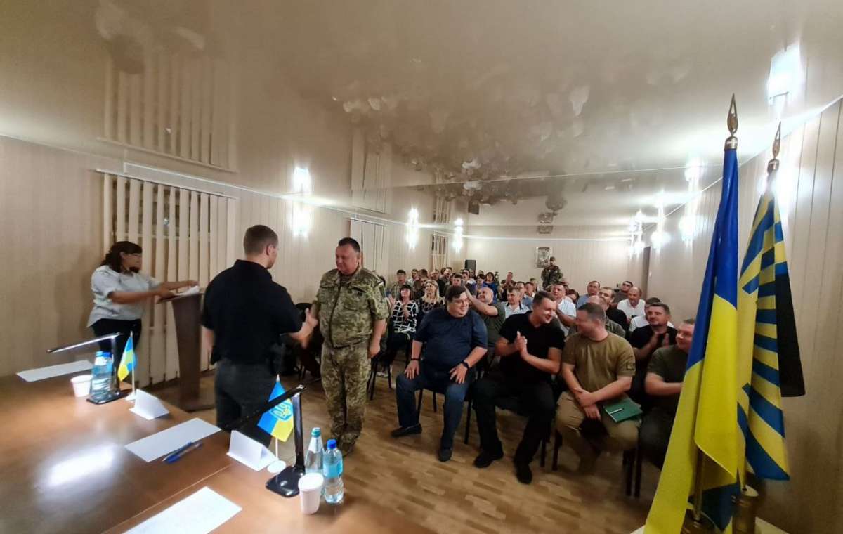 Донецкая ОВА вручила награды служащим военных администраций области