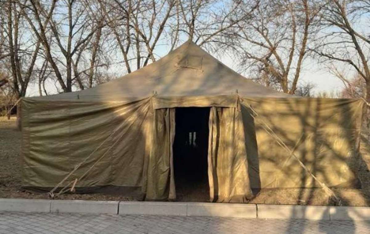В Мирнограде открыли палатку на случай массового поступления больных COVID19