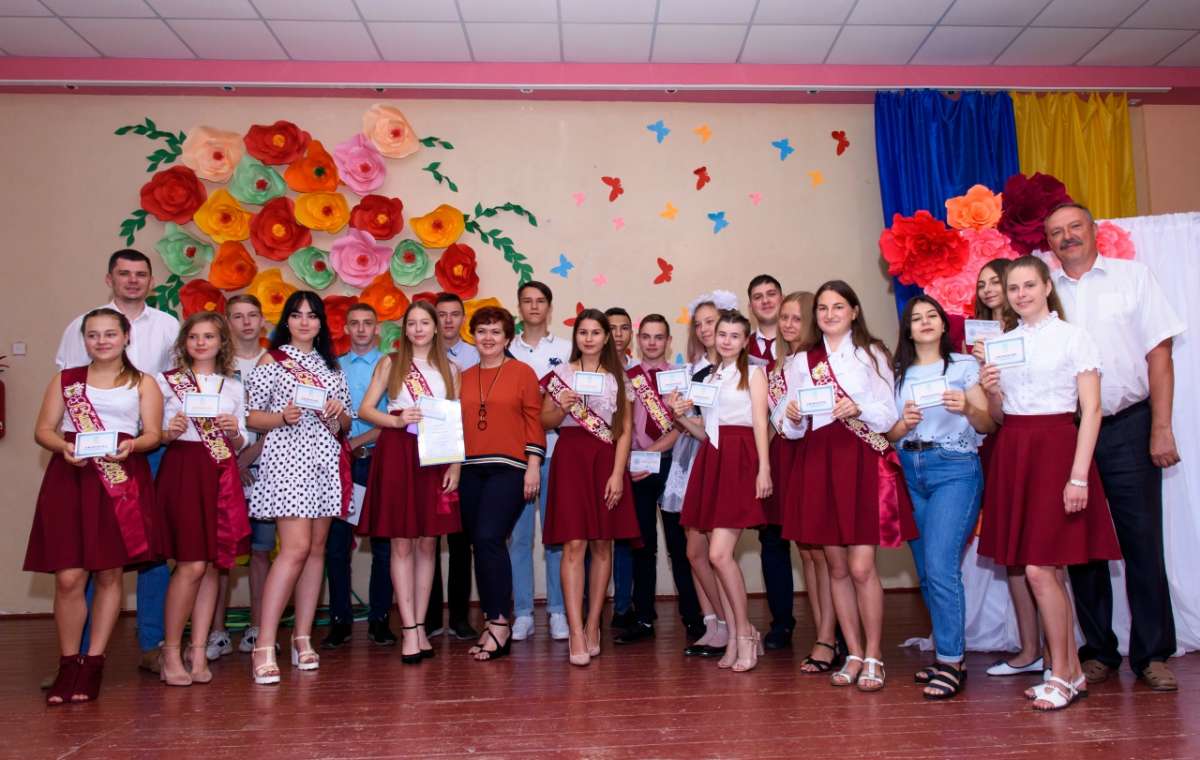 «Донбасс» благодарит фанатов-выпускников за поддержку