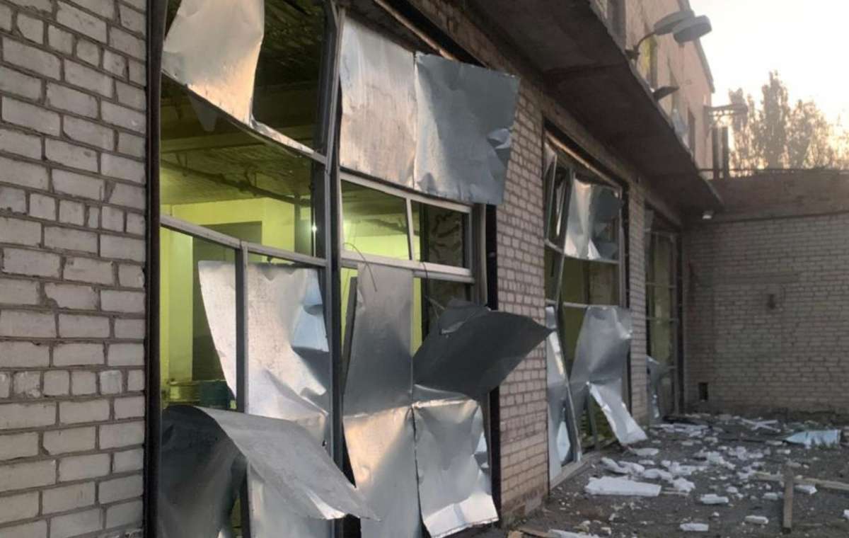 Сегодня утром армия РФ ударила по пожарной части в Константиновке. Фото