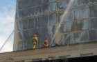 Масштабный пожар на комбинате «Прогресс» в Киеве: на ликвидацию возгорания брошены все силы