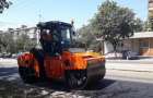 В Мариуполе опробовали новую спецтехнику для ремонта дорог