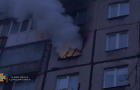В Мариуполе горела жилая квартира в многоэтажке — видео