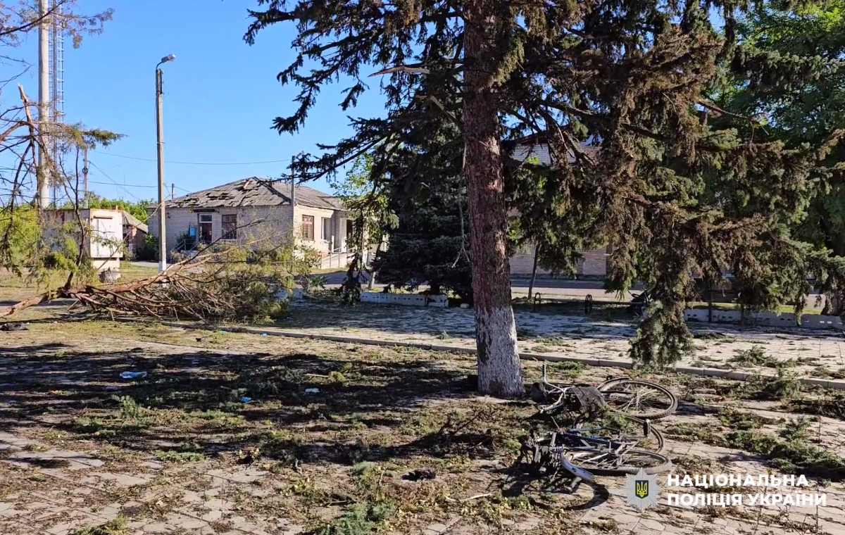 «Жена ушла за пенсией и погибла»: Из Яровой «белые ангелы» и волонтеры продолжают эвакуацию