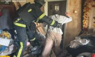 В Славянске спасатели спасли мужчину во время пожара в многоэтажке