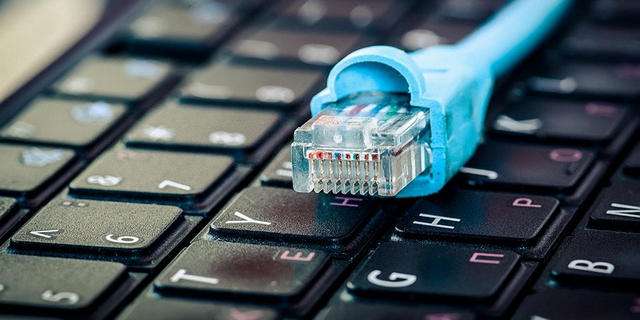 Опасности интернета: какие угрозы таит в себе сеть	