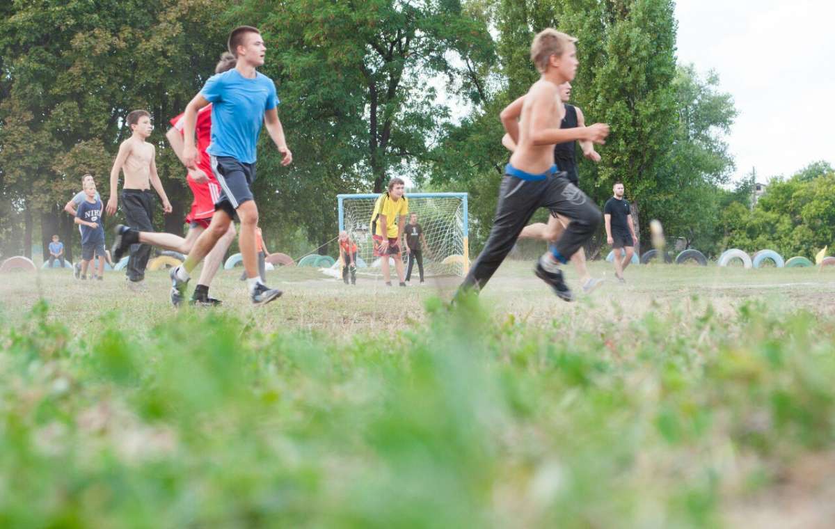 Трудные подростки из Мирнограда проявили активность в спортивных состязаниях
