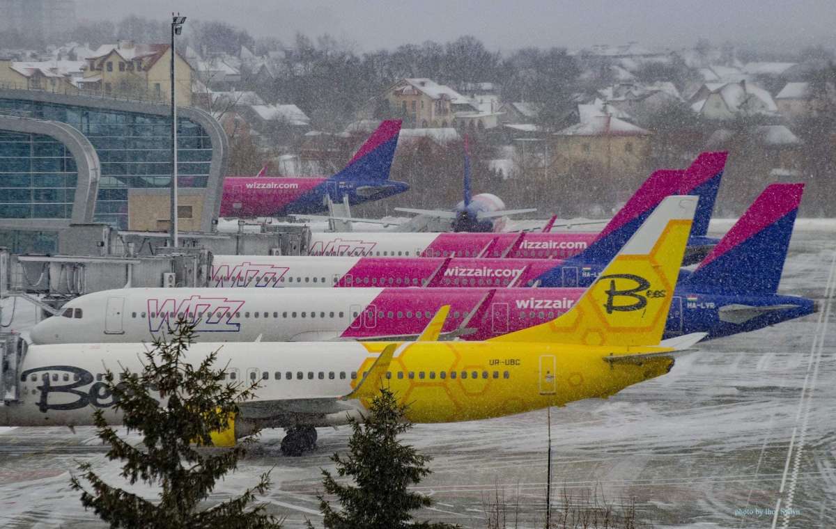 Несколько самолетов не смогли сесть в Киеве из-за плохой погоды