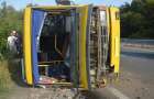 На Днепропетровщине грузовик столкнулся с автобусом: 16 пострадавших 