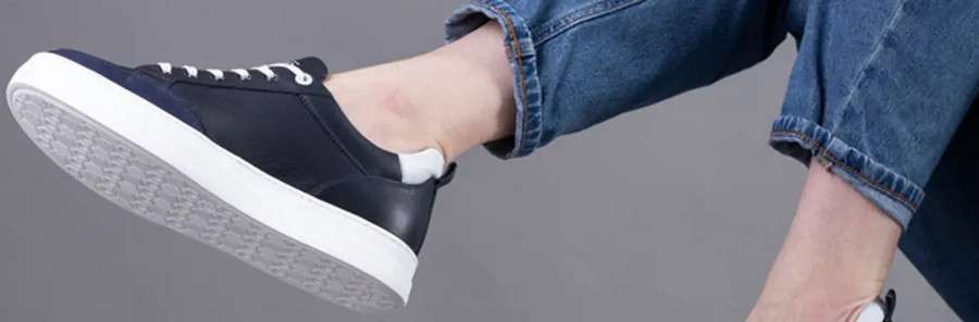 Почему кеды стали неотъемлемой частью женского гардероба?