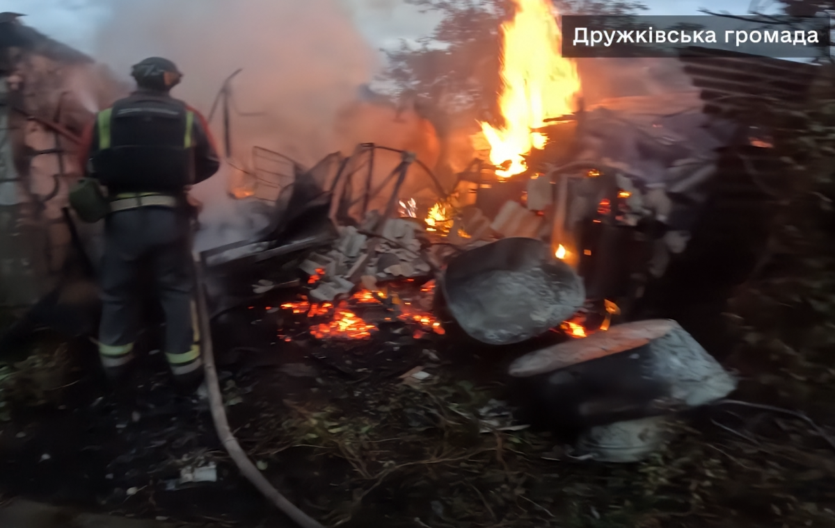 В Дружковке спасатели работали на месте обстрела. Видео
