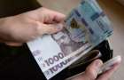 В Украине второй месяц подряд снижается уровень заработной платы