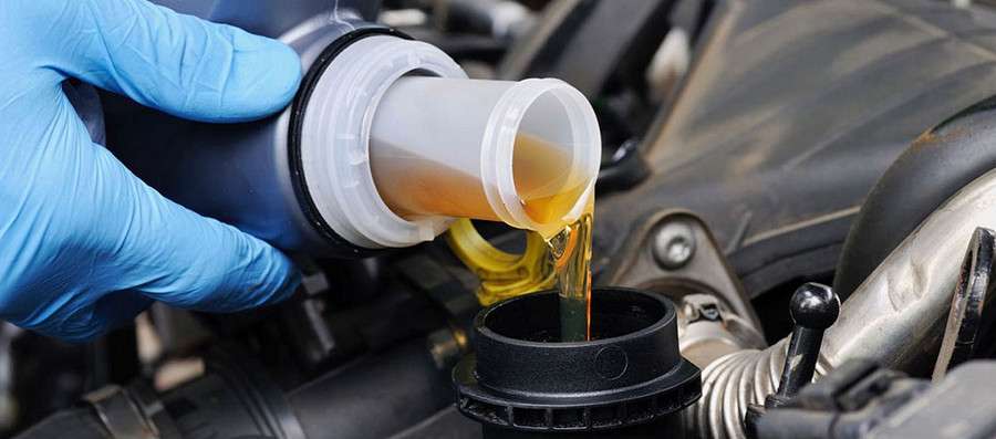 Качественное моторное масло — залог долгой и надежной работы двигателя автомобиля