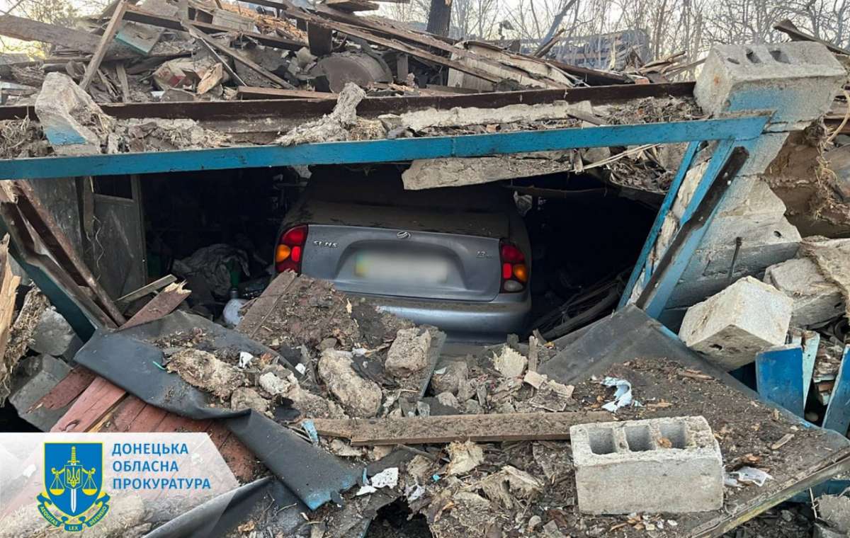 У підвалі після обстрілу села на Донеччині знайшли тіла трьох осіб
