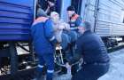 Укрзализныця отвозит жителей Донетчины подальше от обстрелов