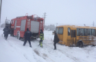 Из-за непогоды на Донбассе водители оказались в снежной ловушке