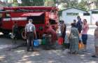 Спасатели подвозят воду населению Донбасса, которое осталось без водоснабжения