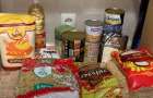 Кто из украинцев может получить бесплатные продуктовые наборы, одежду или обувь