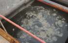 Обнаружили нефтепродукты: в сточные воды под Киевом слили опасное вещество