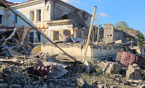 Один человек погиб, 14 пострадали: последствия российских ударов по Донецкой области
