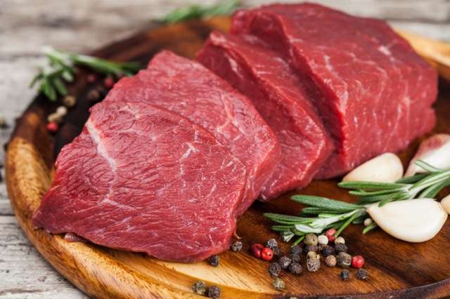 Как выбрать свежее мясо и какие части лучше покупать