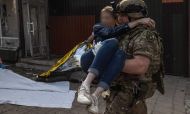 Первые минуты после авиаударов: как полицейские спасали пострадавших в Краматорске