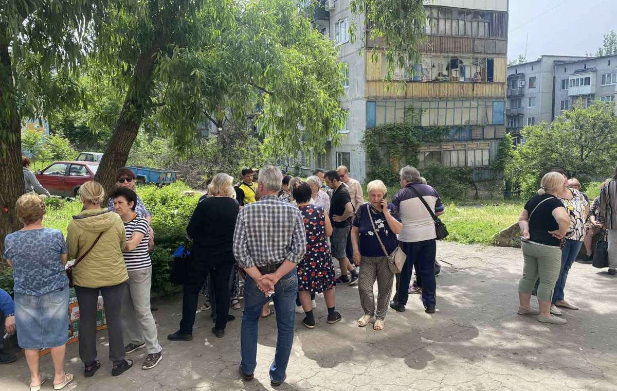 У Костянтинівці роздали будматеріали жителям постраждалих багатоповерхівок