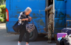 Потеряла все в Константиновке и вынуждена выезжать из Дружковки: «Белые ангелы» продолжают эвакуацию людей