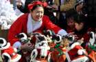В Японии роль Санты доверили пингвинам